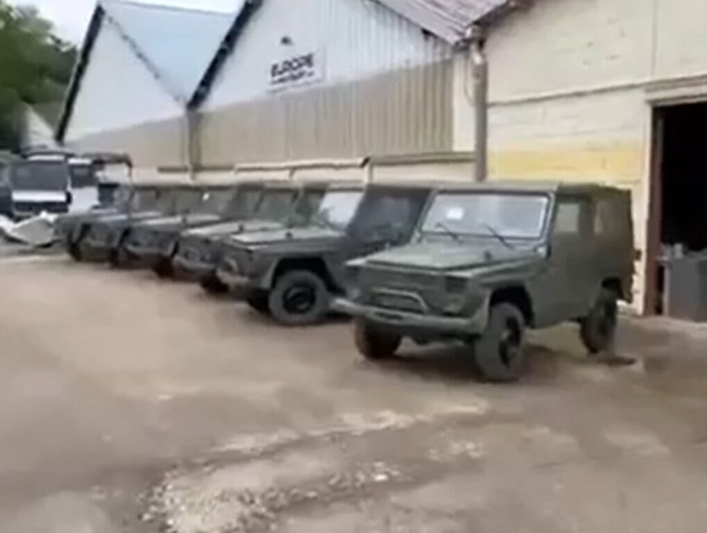Мерія Дніпра передала військовим підрозділам вже більше 500 автомобілів. Відео