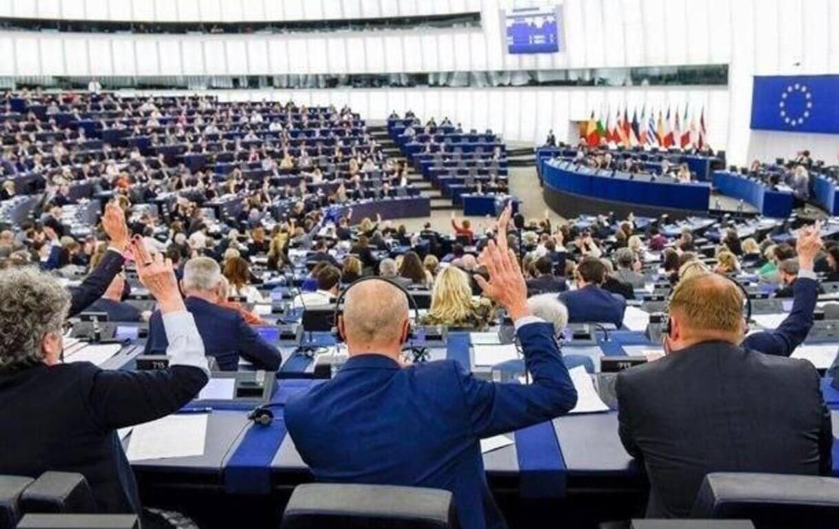 Європарламент ухвалив резолюцію про статус кандидата до ЄС Україні, – Володимир Більчик