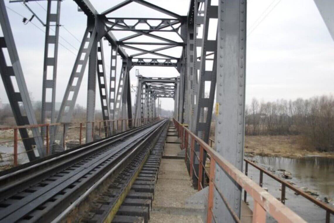 Мелітопольські партизани підірвали залізничний міст, через який окупанти перевозили зброю
