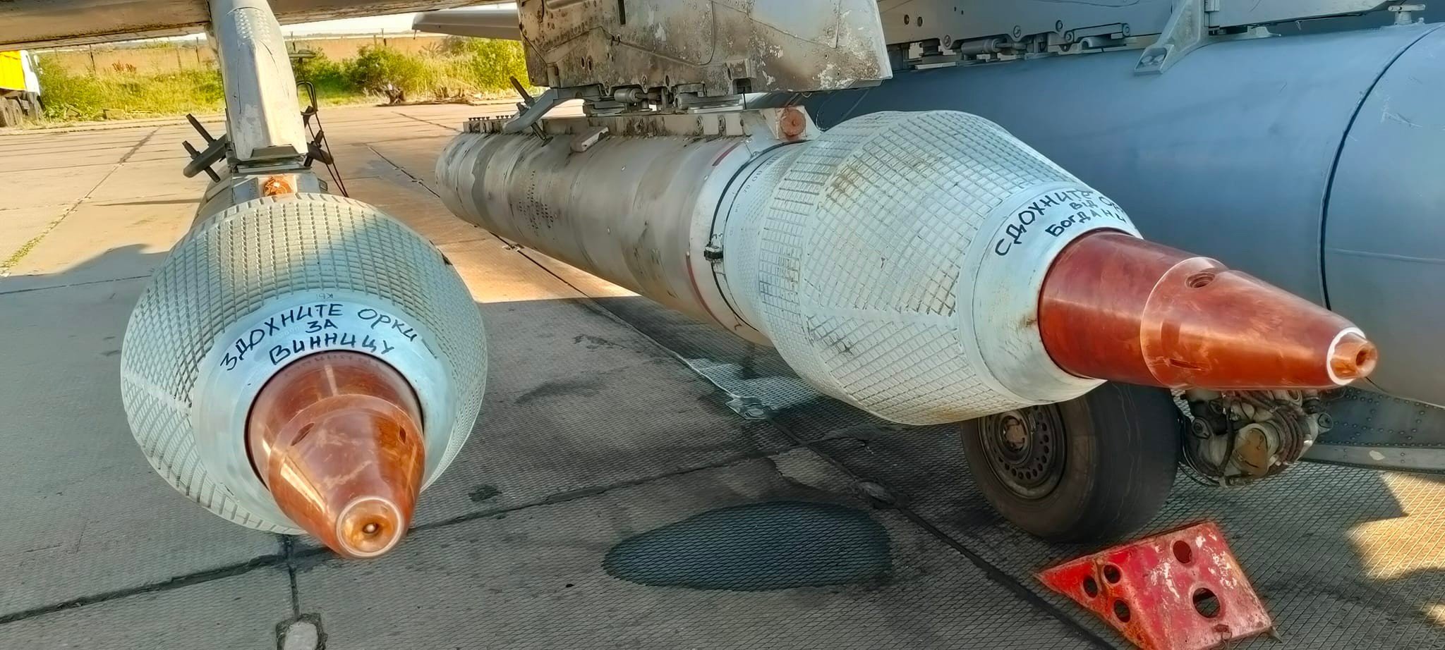 Українські пілоти гатять по ворогу потужними 150-кілограмовими ракетами