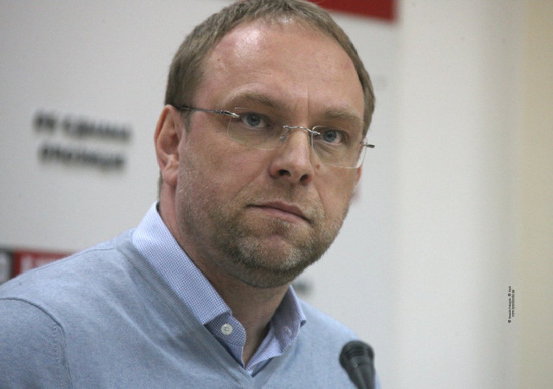Нардеп Власенко опублікував документ про позбавлення громадянства Коломойського, Корбана та інших
