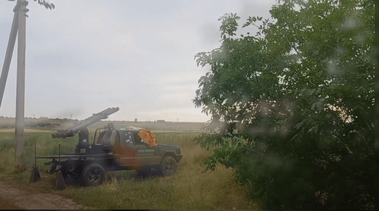 Українські військові змайстрували ще один «бандероавтомобіль»