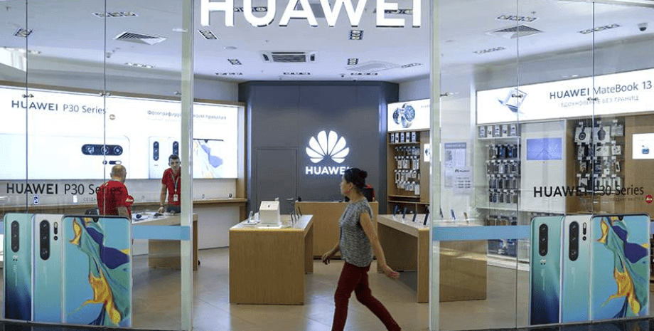 Huawei закрив свій інтернет-магазин і зупинив продаж смартфонів на території рф