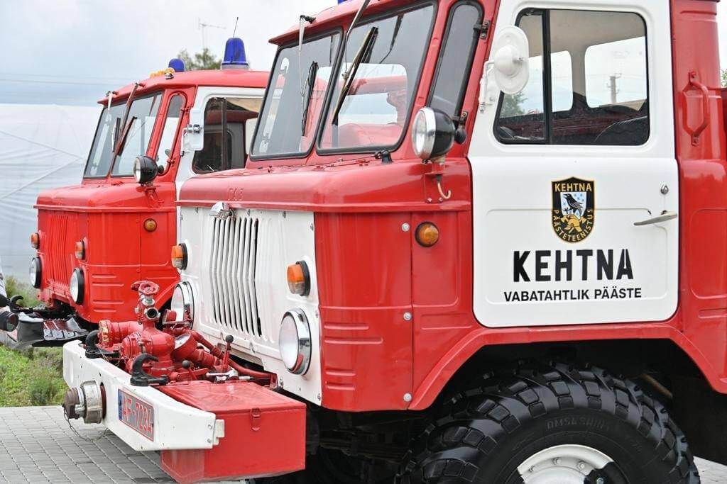 Естонія надіслала в Україну пожежні машини