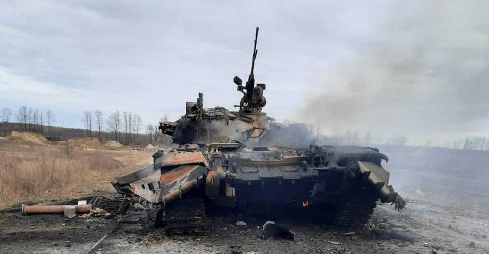 Українські воїни знищили ворожу броньовану машину. ВІДЕО