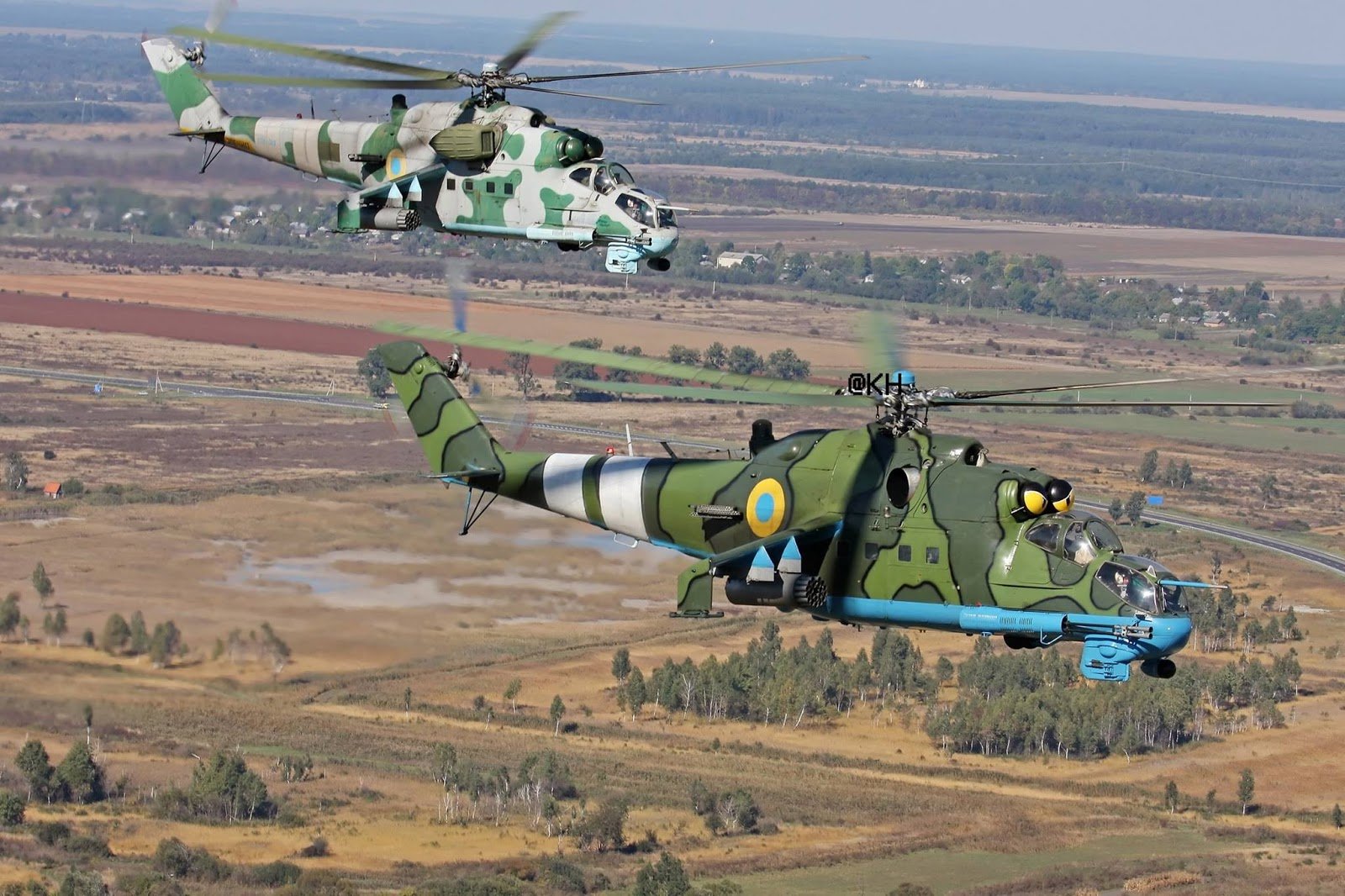 Українські вертолітники щодня підтримують хлопців на фронтах - ВІДЕО