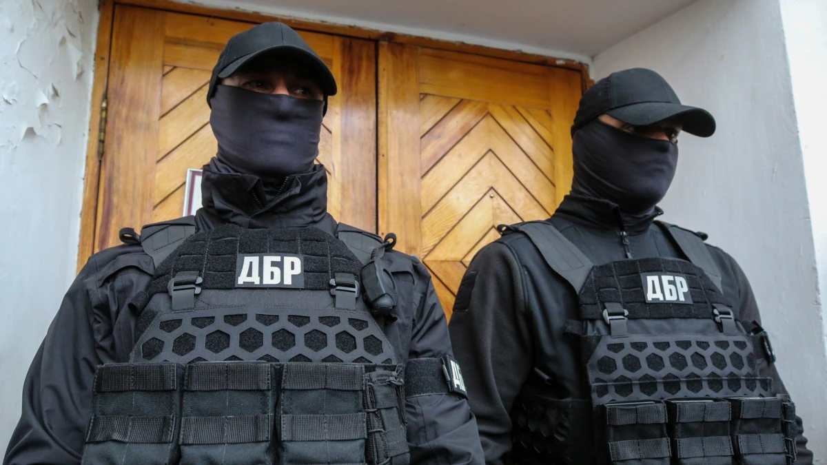 Екс-генерала СБУ Наумова, який відкривав фейкові справи проти мерії Дніпра, звинувачено у держзраді