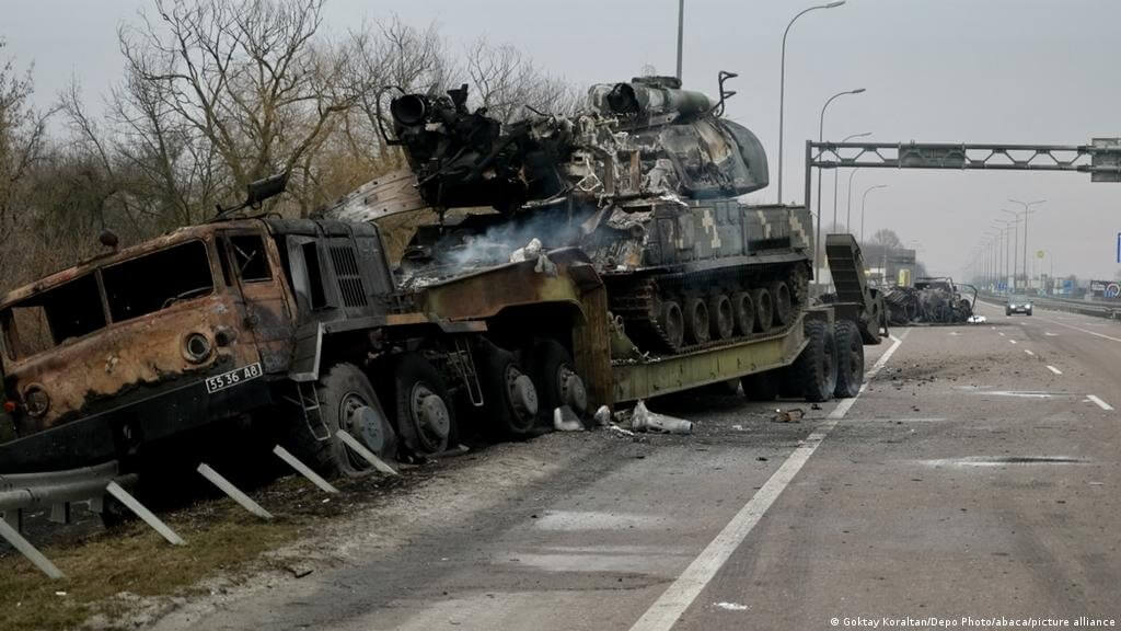 Українські артилеристи спалили російську САУ. ВІДЕО