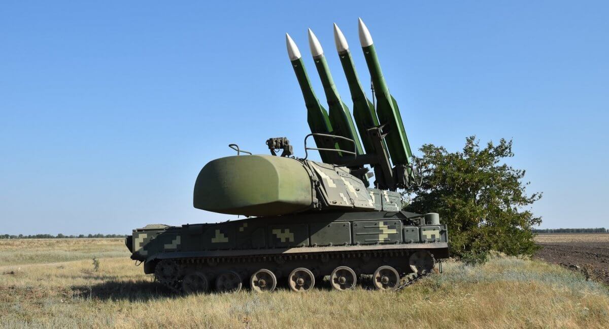 Українські військові показали роботу «БУК М-1». ВІДЕО