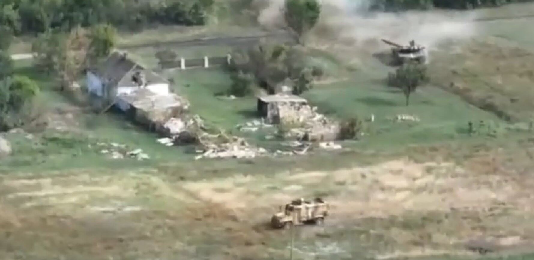 Українські морпіхи штурмували позиції окупантів за підтримки танків та бронемашин «Kirpi». ВІДЕО