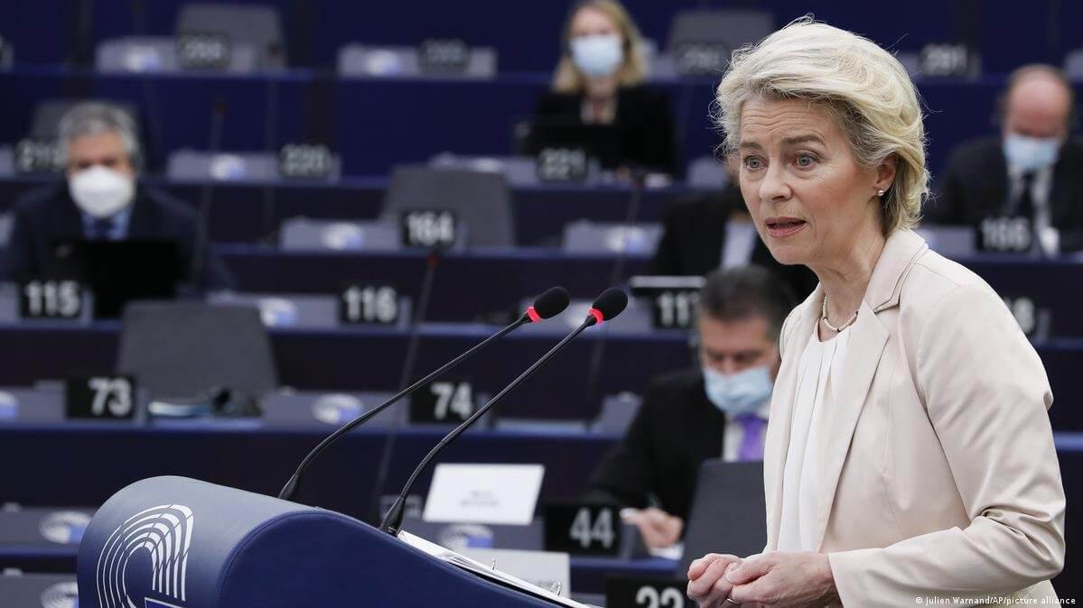 Єврокомісія офіційно запропонувала призупинити угоду про спрощення візового режиму з рф