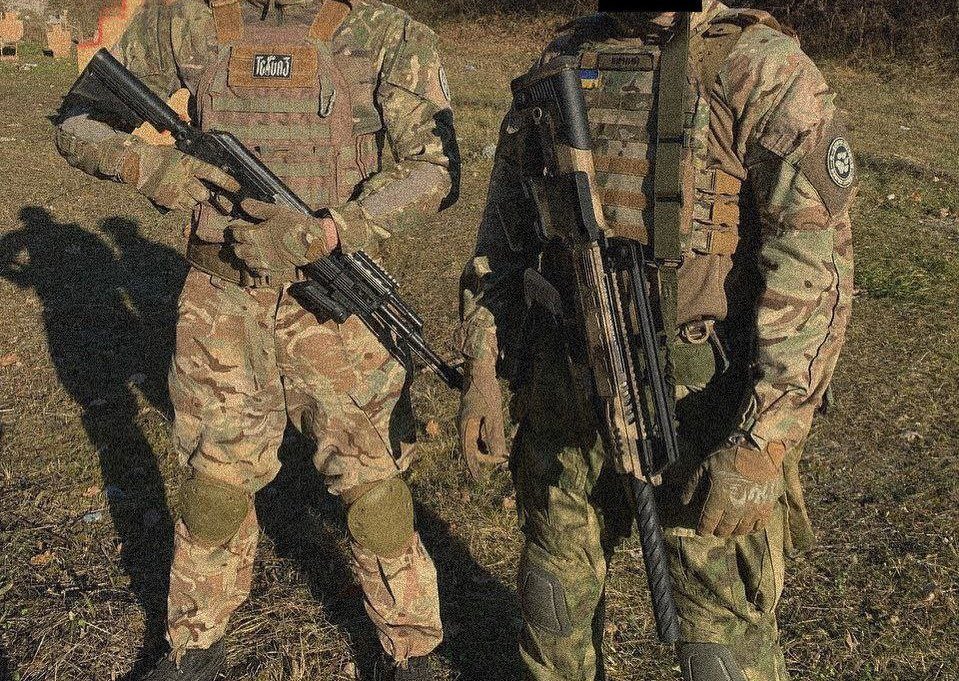 Українські військові використовують турецькі дробовики “Escort BTS410”