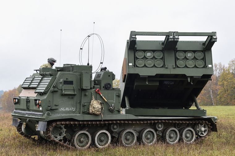 Німеччина передала Україні обіцяні РСЗВ MARS II і 50 бронетранспортерів Dingo