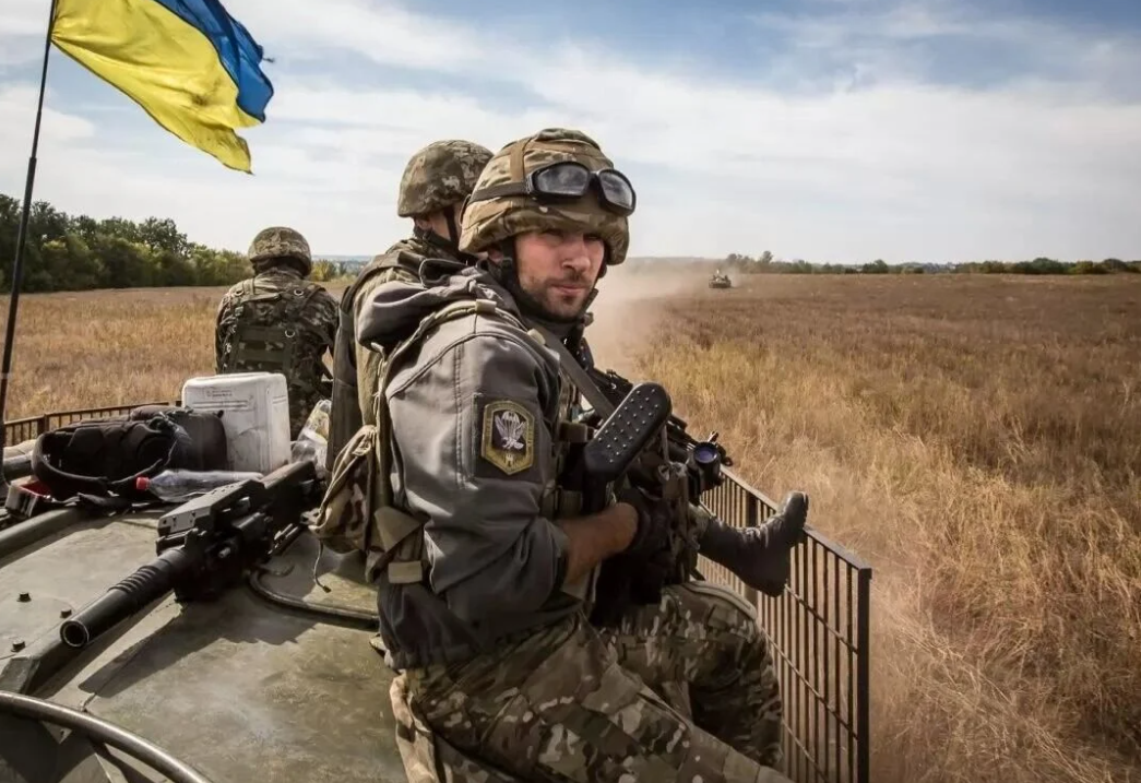 Макрон: «Країни, які не підтримали Україну, стають співучасниками росії і їх чекає історична відповідальність»
