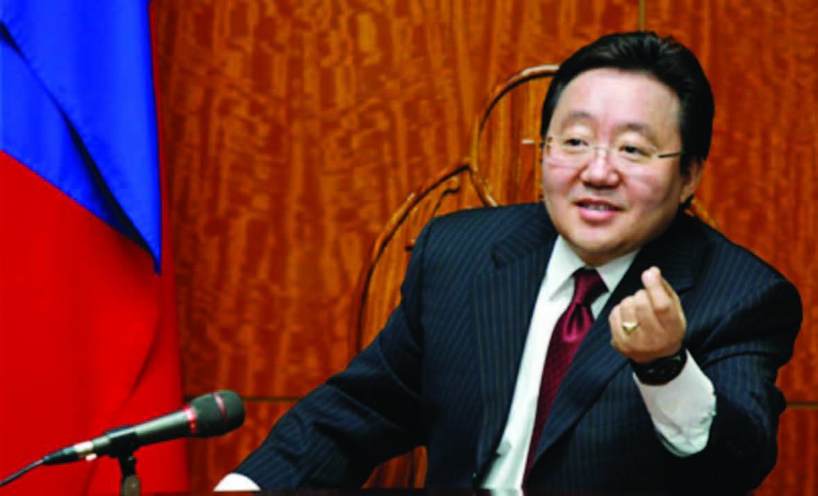 Колишній президент Монголії Цахіагійн Елбегдорж закликав росіян не воювати проти українців
