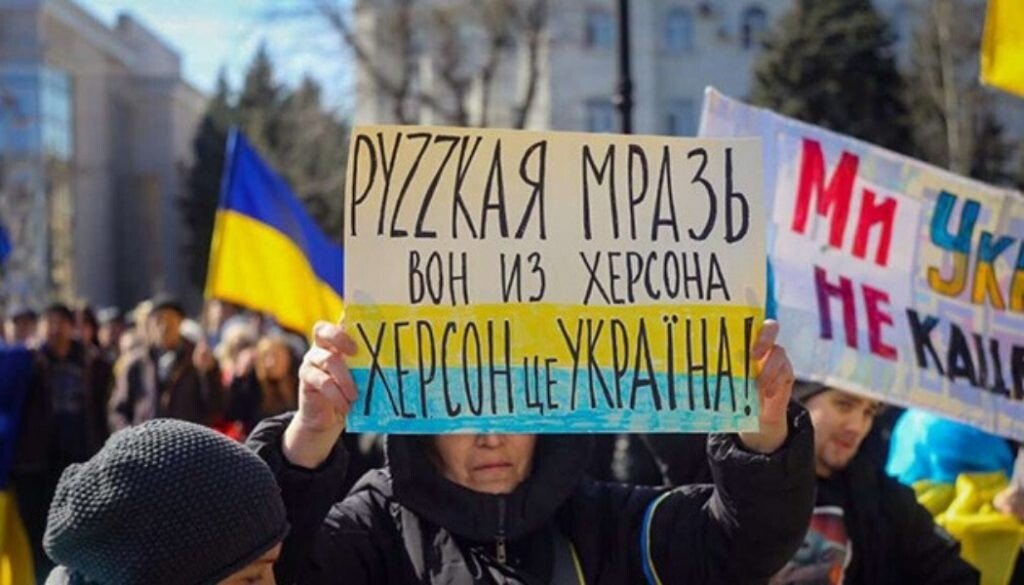 Байден анонсував швидкі та важкі санкції проти рф за псевдореферендуми на окупованих територіях України