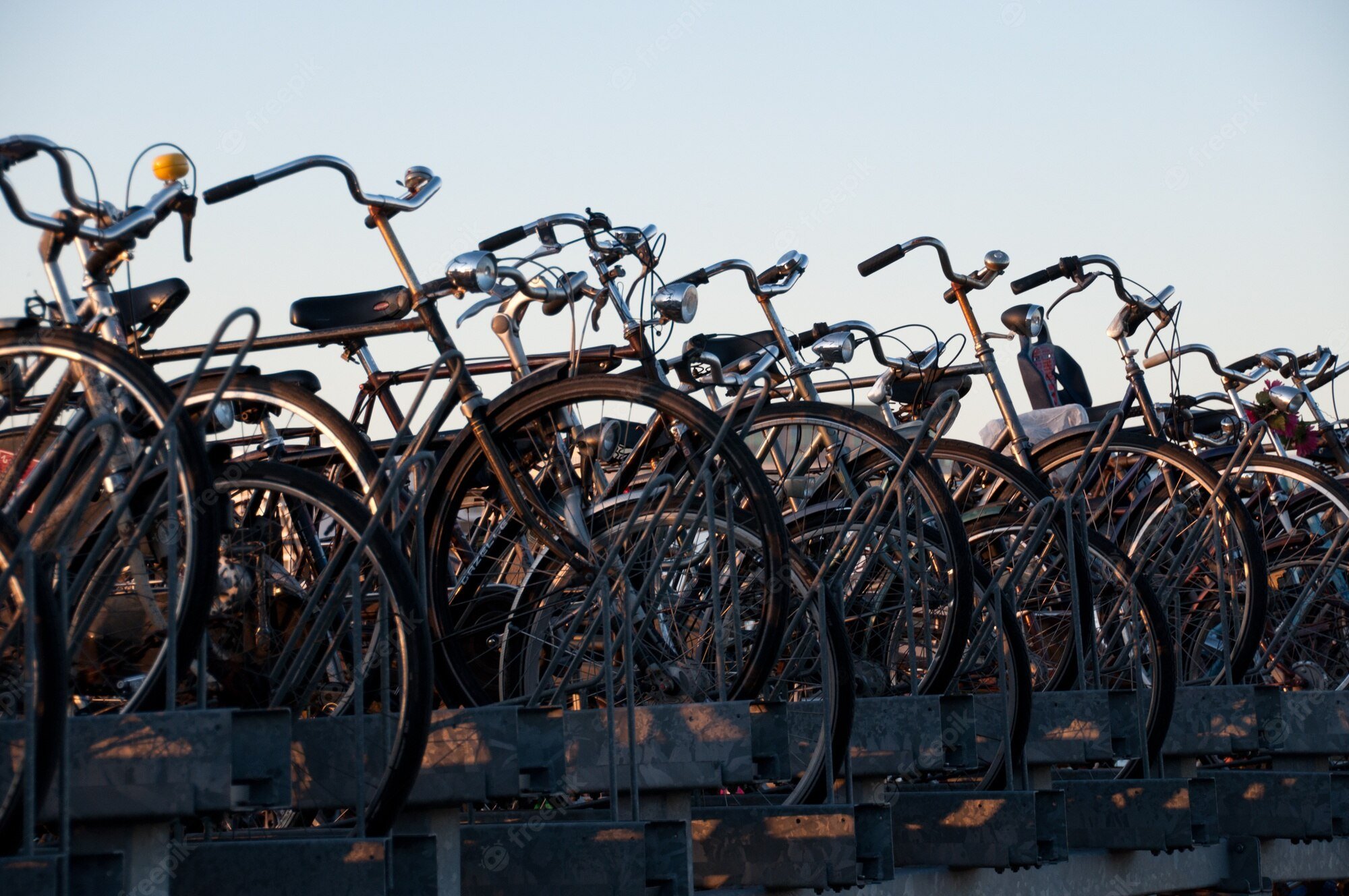 Нідерланди передадуть Україні дві тисячі покинутих велосипедів