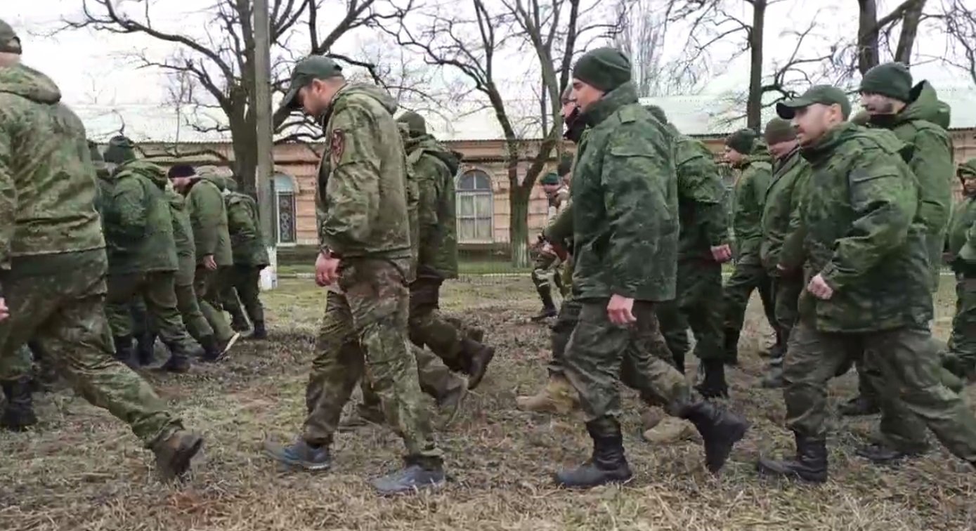 РФ поповнює війська мобілізованими без досвіду та зеками — Генштаб