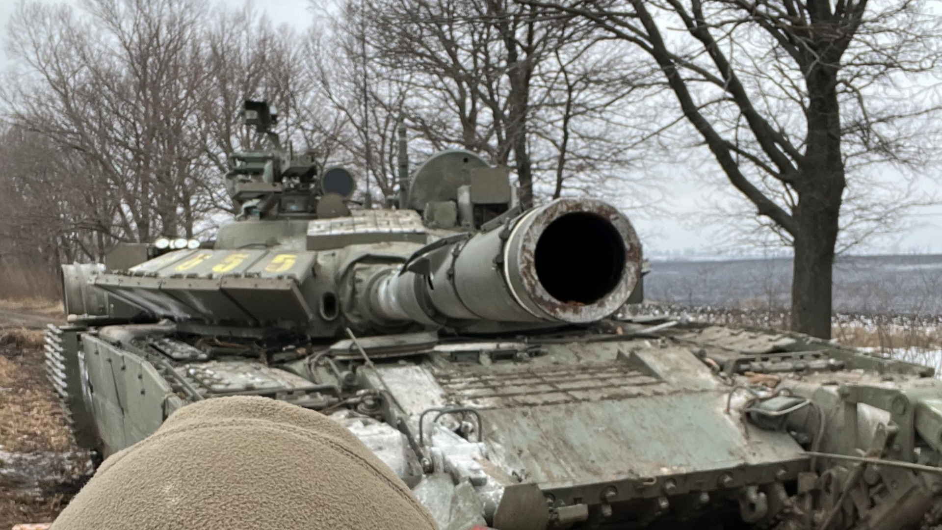 Російський танк Т-80БВ був знищений безпілотником - ВІДЕО
