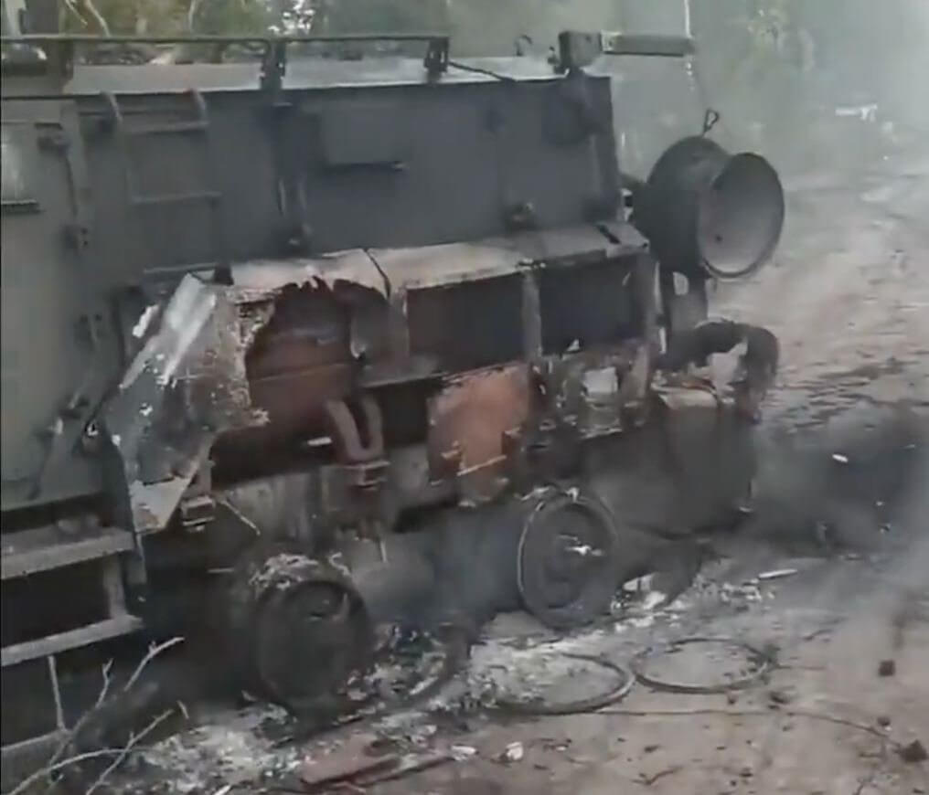 ЗСУ знищили російський бронеавтомобіль З-СТС “Ахмат” на Херсонщині