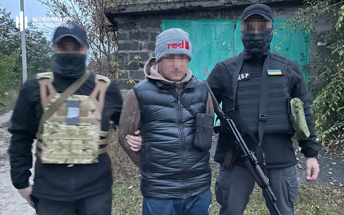 На Харківщині ДБР затримало зрадника, який співпрацював з окупаційною владою. ВІДЕО