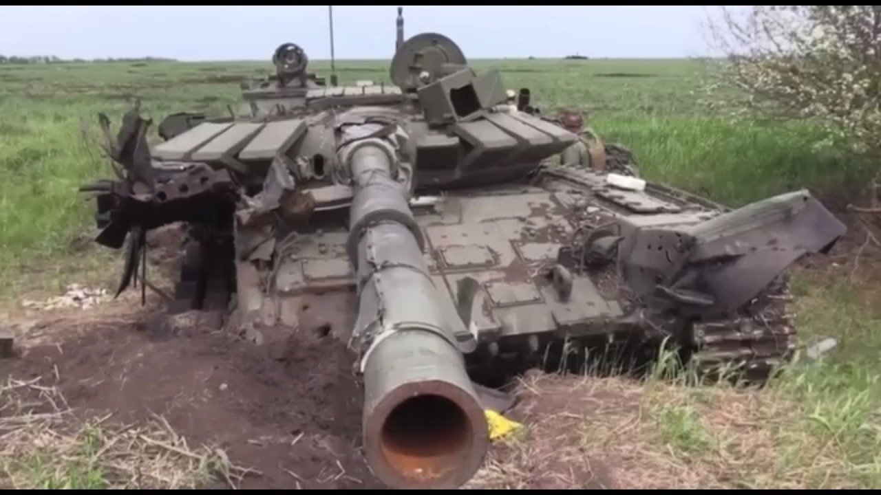 ЗСУ спалили російський танк прямим влучанням артилерії. ВІДЕО