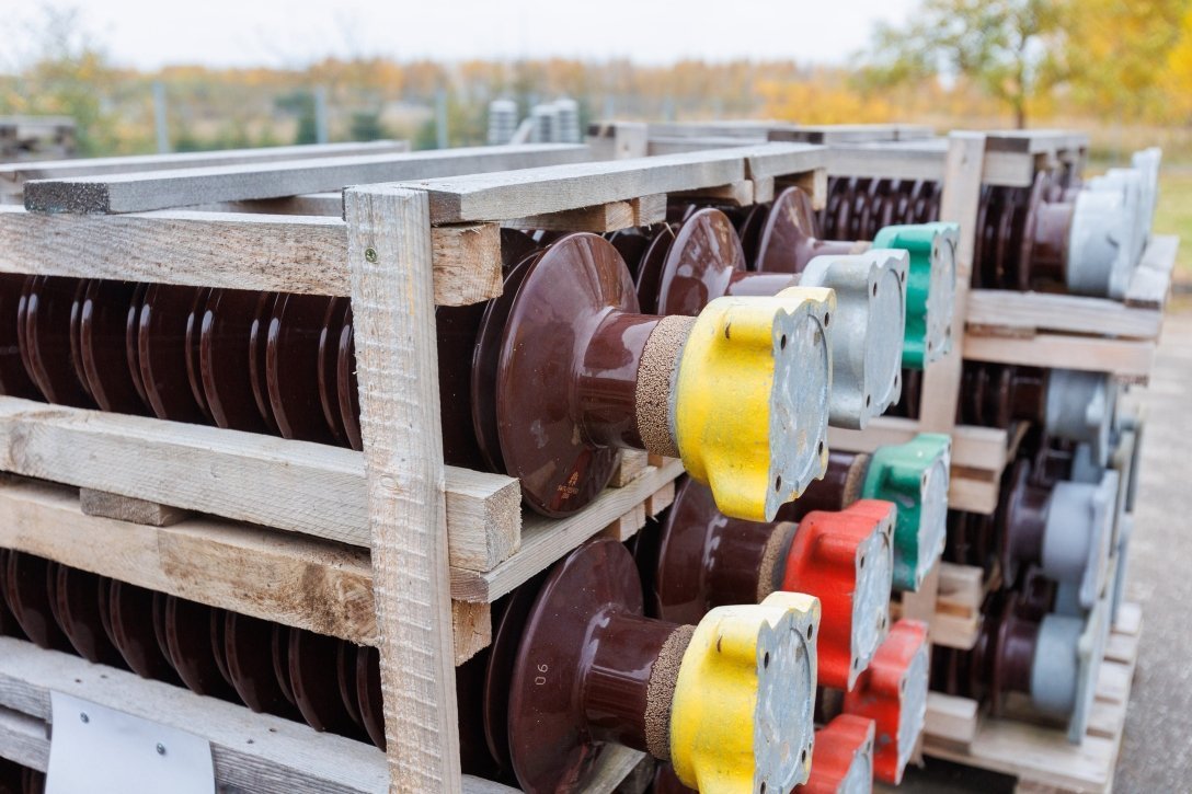 Литва передала Україні обладнання для ремонту пошкоджених електричних підстанцій і газопроводів