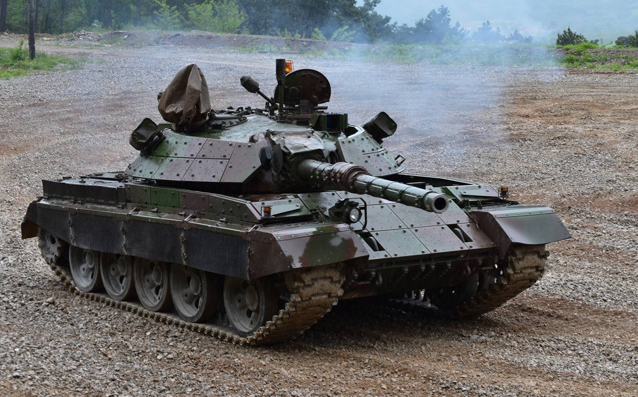Словенія передала Україні 28 танків М-55S – 24UR