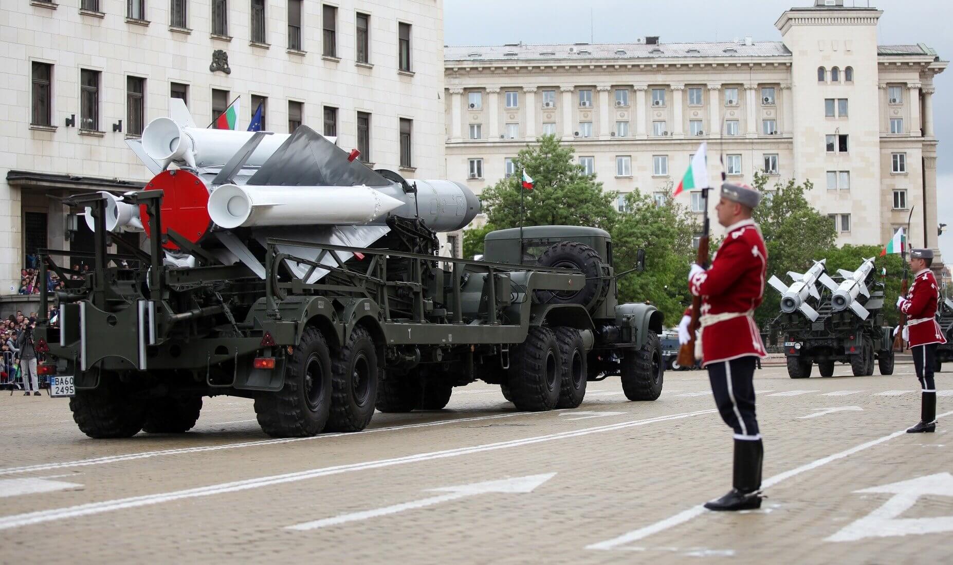 У Болгарії схвалили надання зброї Україні