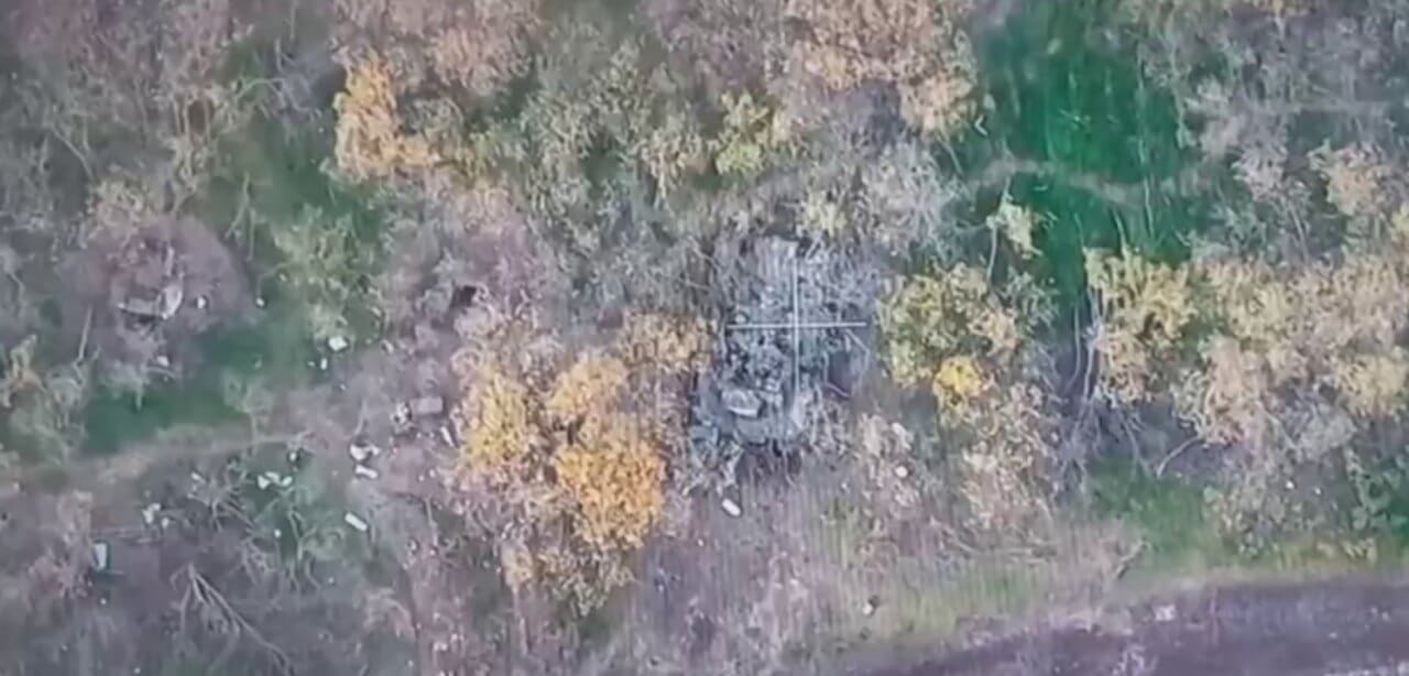 Українська артилерія влучними пострілами знищила танк і БМП окупантів. ВІДЕО