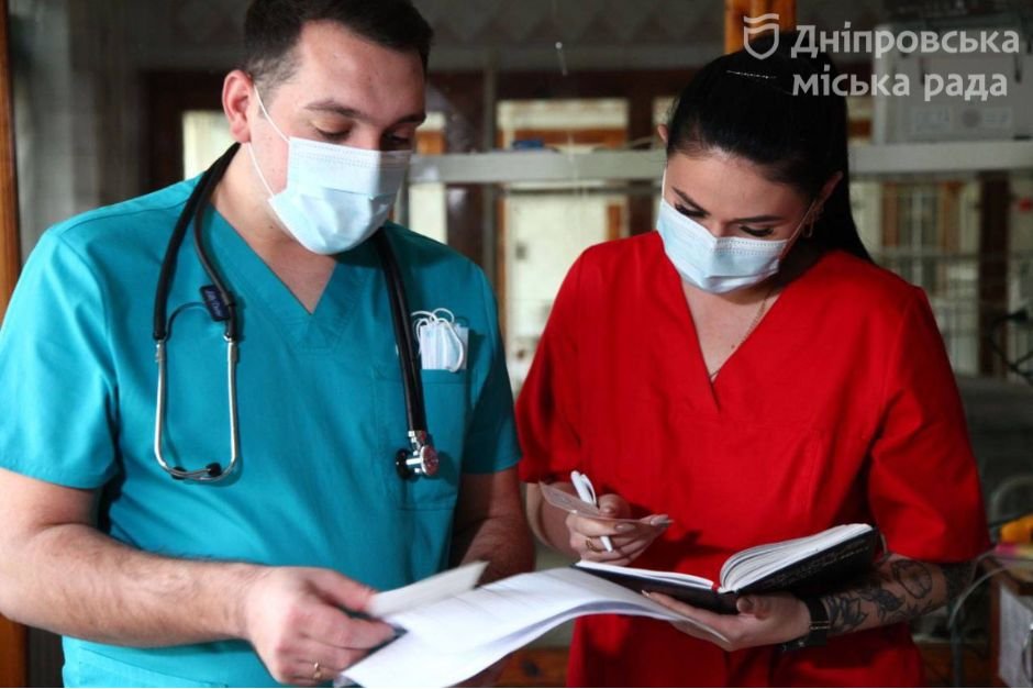 У Дніпрі 212 медичних працівників-переселенців влаштувалися на роботу до міських лікувальних закладів