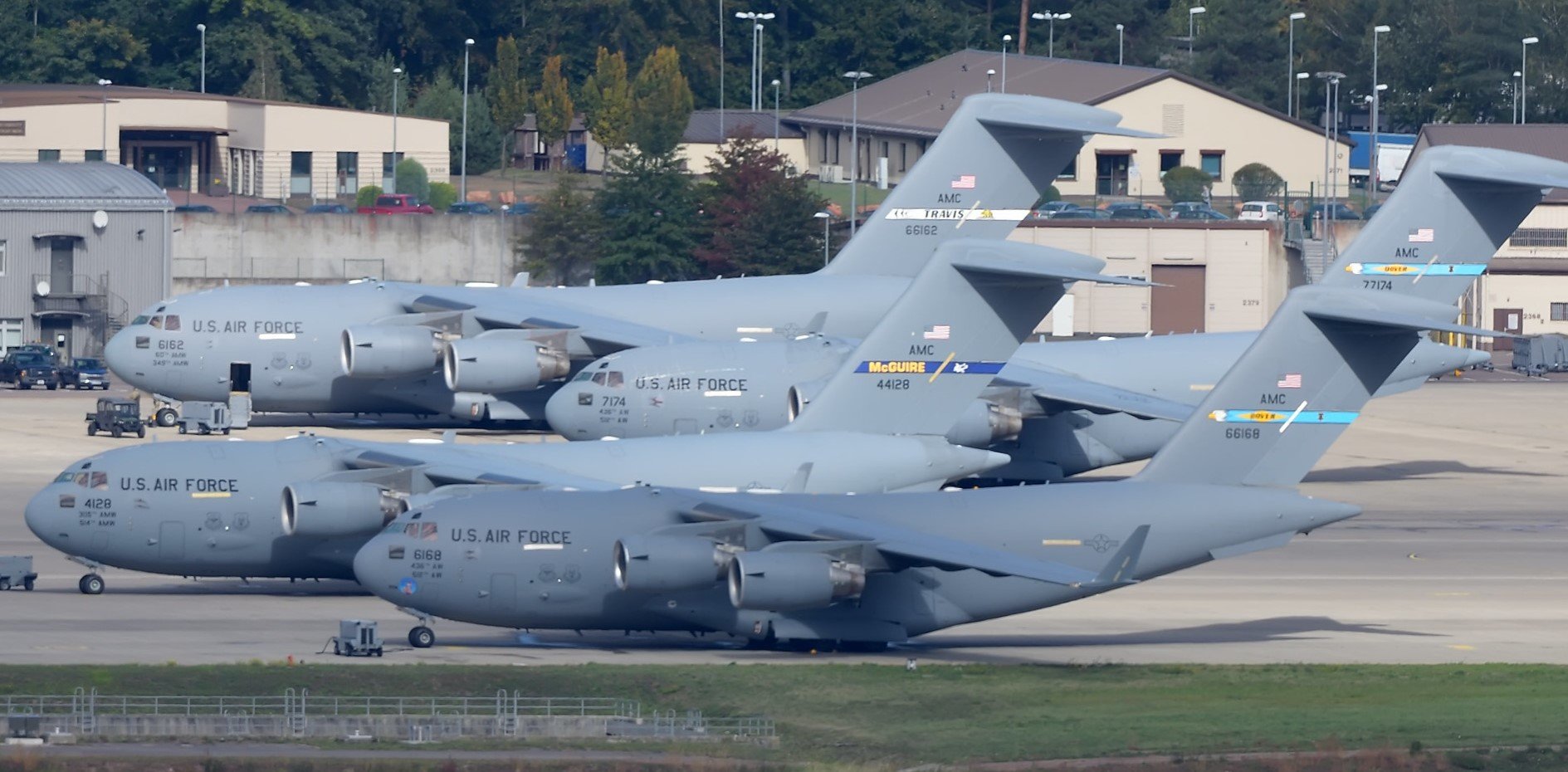 Для доставки Україні зброї з Болгарії залучать 9 літаків C-17