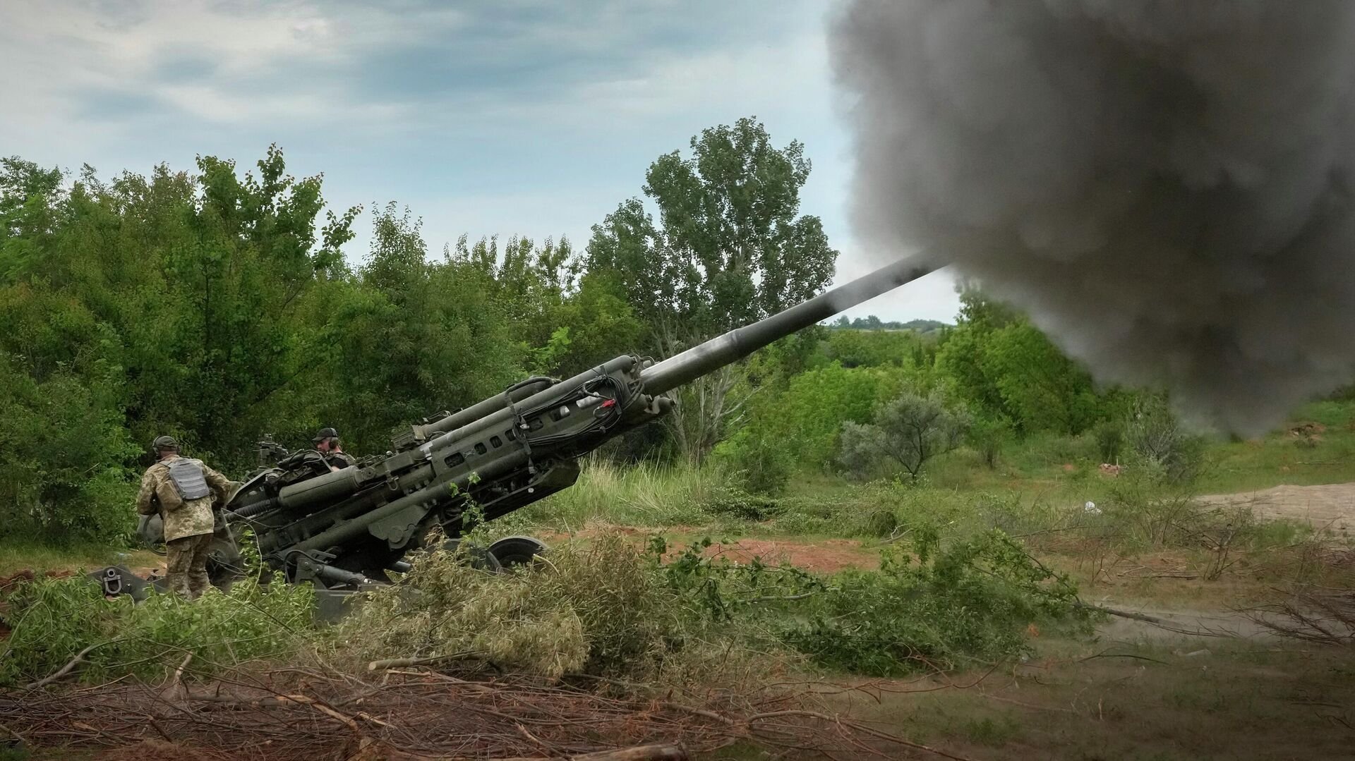 США організували в Польщі пункт ремонту артилерії, що постачається Україні — NYT