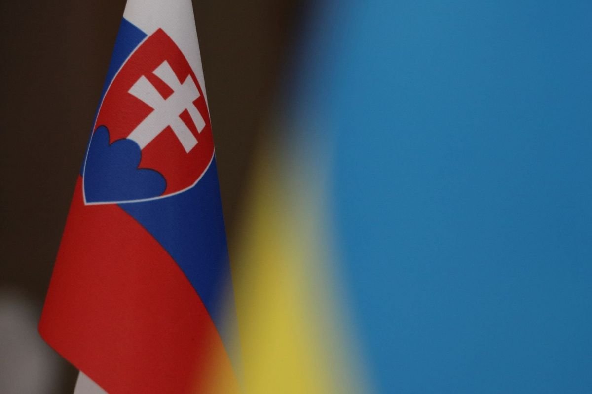 Словаччина передасть Україні майже 300 електрогенераторів