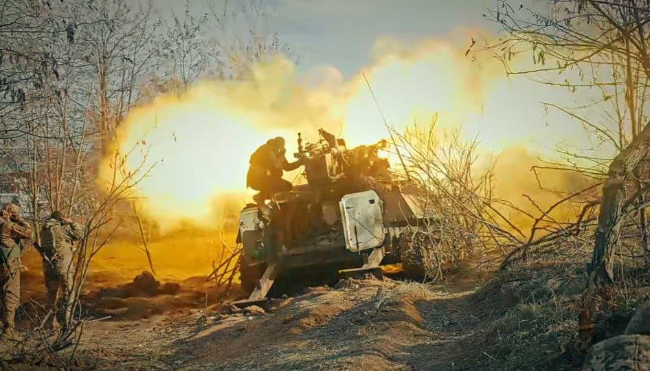 Українські війська застосовують самохідні протитанкові гармати у боях за Бахмут. ВІДЕО