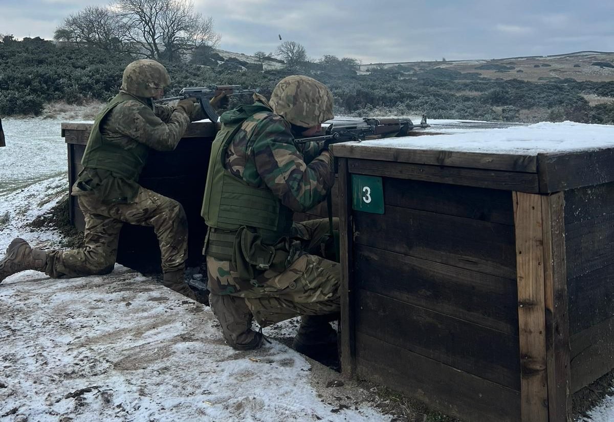 Українські військові продовжують навчання у Великій Британії