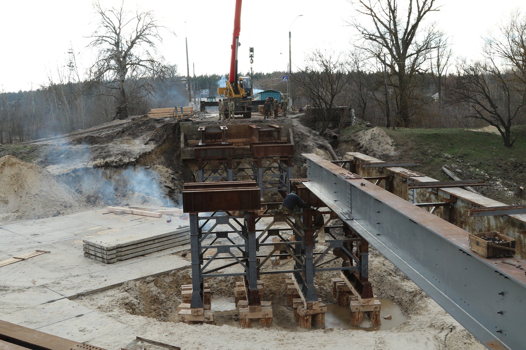 На Харківщині триває активне відновлення зруйнованих мостів