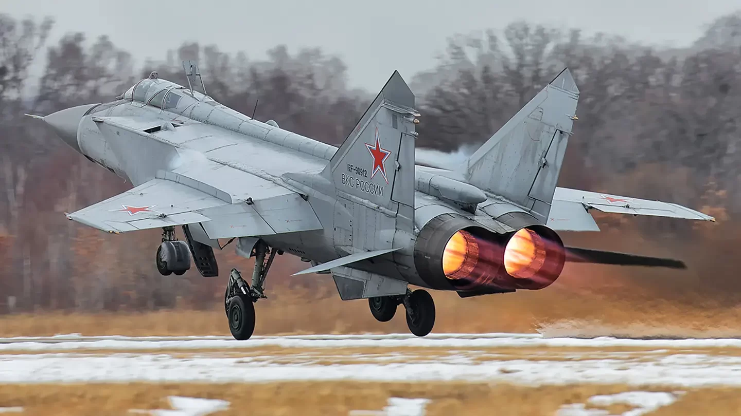 У Білорусі загорівся ракетоносець МиГ-31К — Беларускі Гаюн