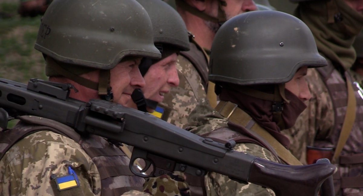 Українські воїни ВМС знищили близько трьох десятків окупантів та танк
