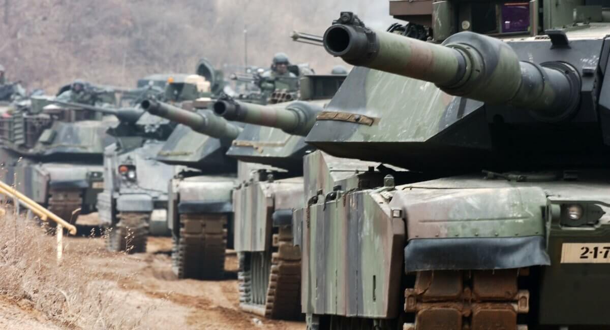 У НАТО оцінили можливість постачання важких танків Україні