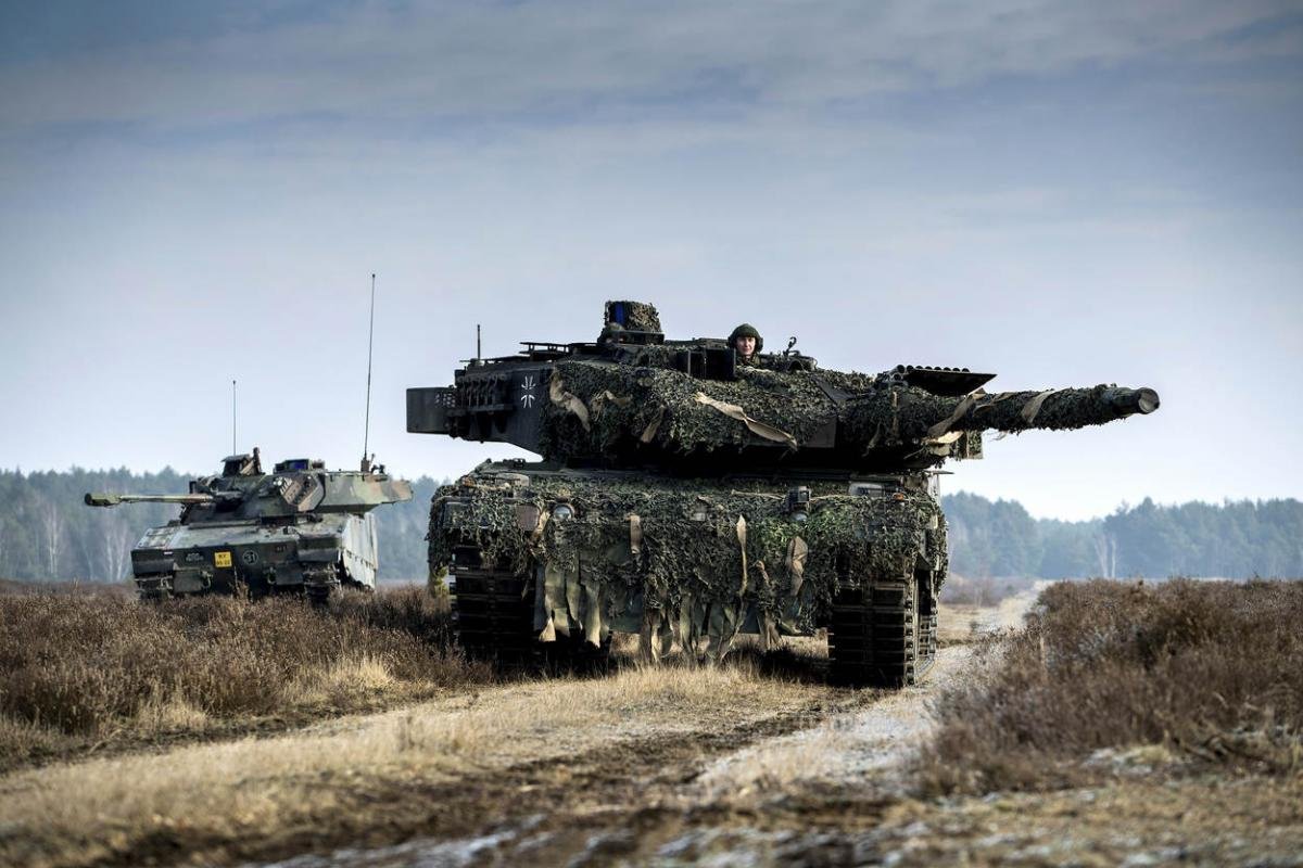 Німеччина зможе передати Україні до 15 танків Leopard цього року — FAZ