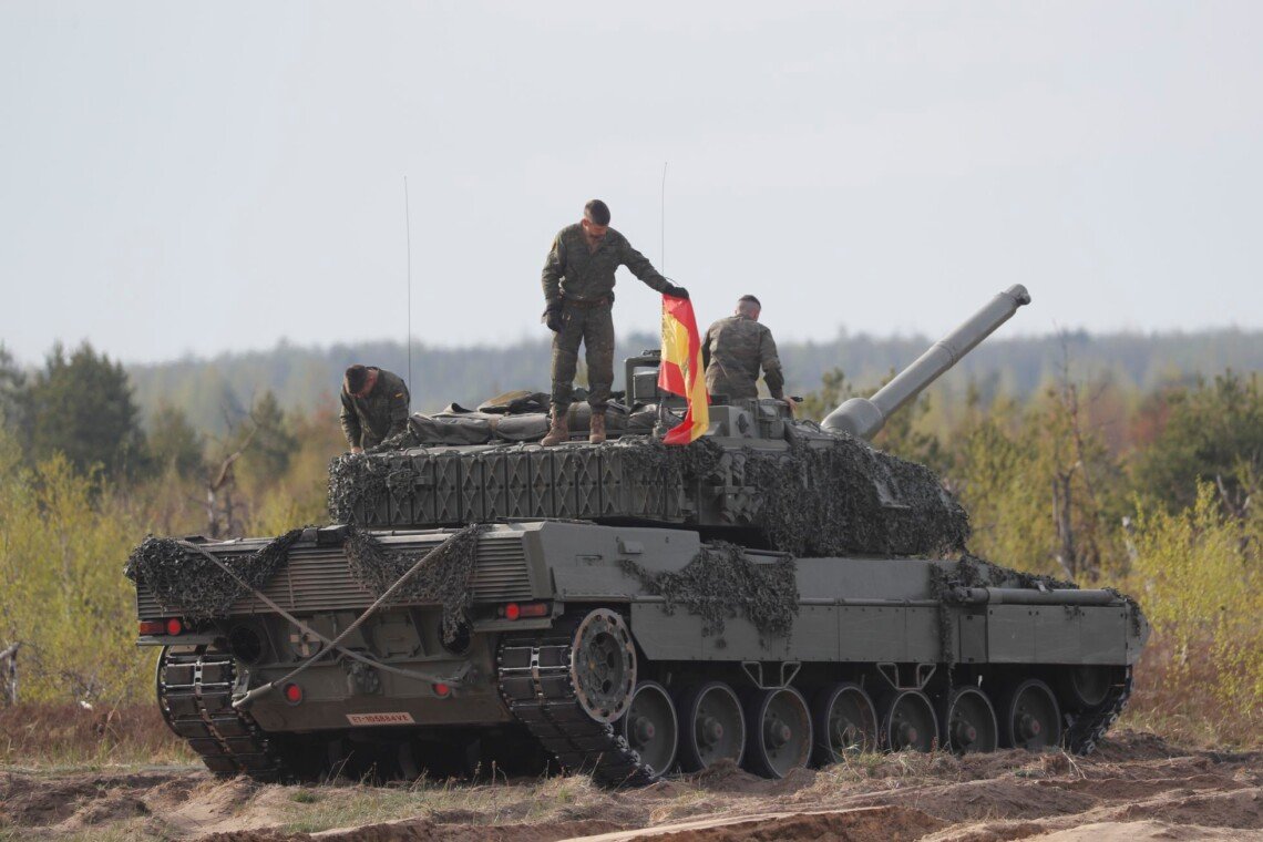 Іспанія разом з іншими країнам передасть Україні танки — ЗМІ
