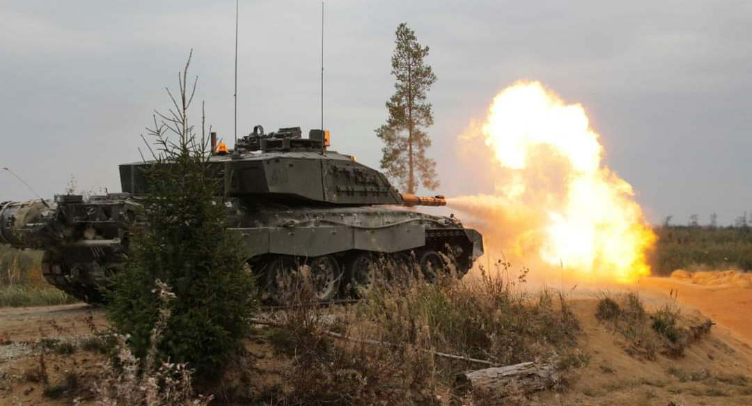 Українські військові прибули у Велику Британію для навчання на танках Challenger 2