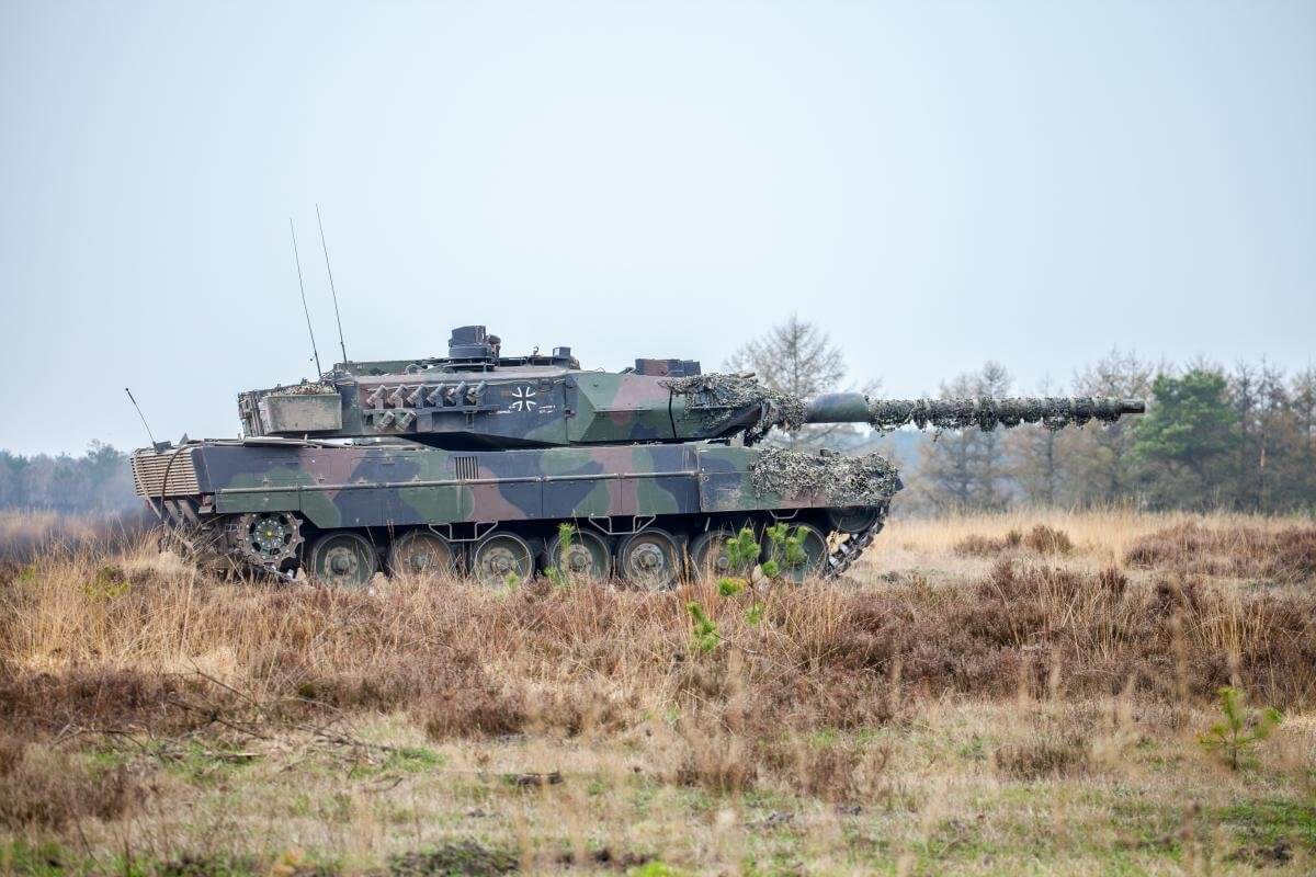 Українські екіпажі починають навчання з експлуатації танків Leopard 2