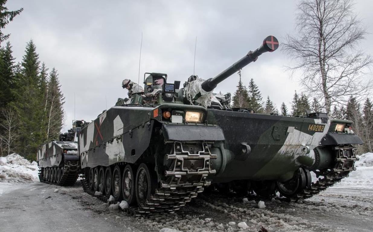 Швеція направляє в Україну 51 бойову машину піхоти
