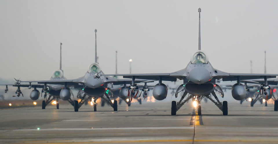 Командувач НАТО в Європі підтримав надання Україні F-16 і сильніших ракет для перемоги