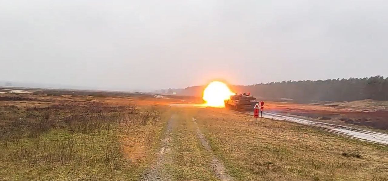 Український екіпаж Leopard 2 здійснив перший постріл. ВІДЕО
