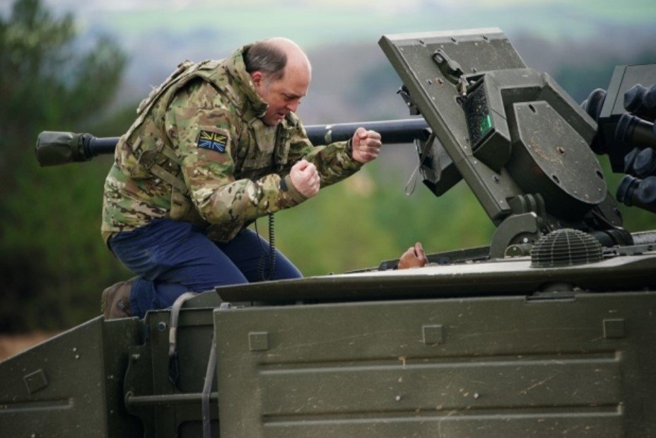 Міністр оборони Британії відвідав українців, які опановують танки Challenger 2