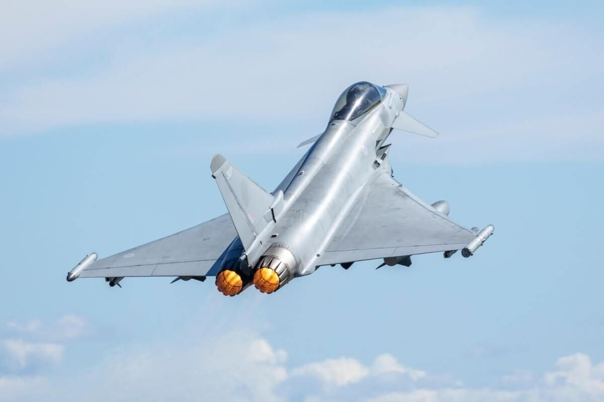 Британія пропонує свої літаки країнам НАТО, щоб ті могли надати авіацію Україні
