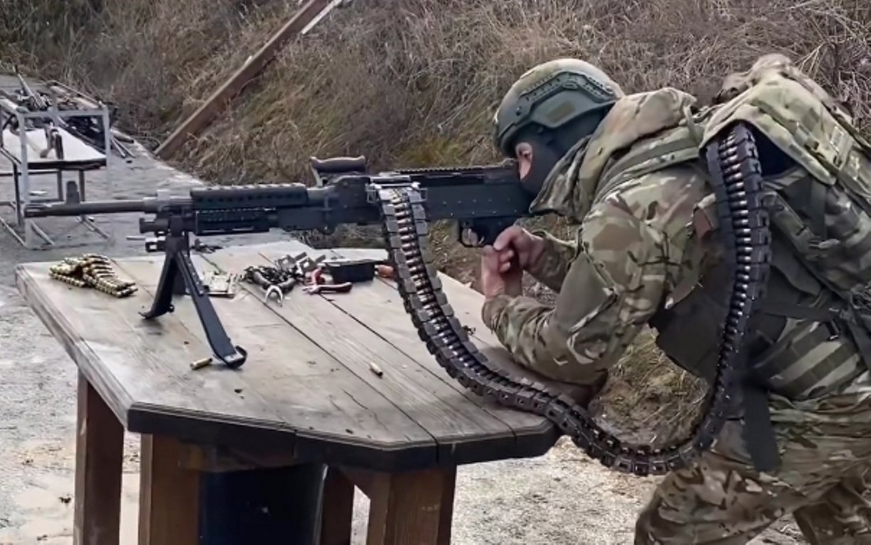 Бійці ЗСУ отримали футуристичну систему живлення для кулеметів М240. ВІДЕО